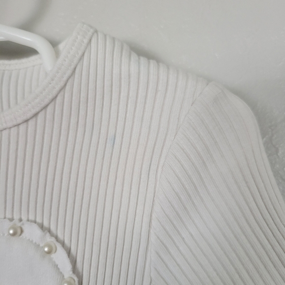 Zara Girls 9-10 White Short Sleeve Ribbed Shirt Heart Applique Pearl Accent Tee - Picture 5 of 5